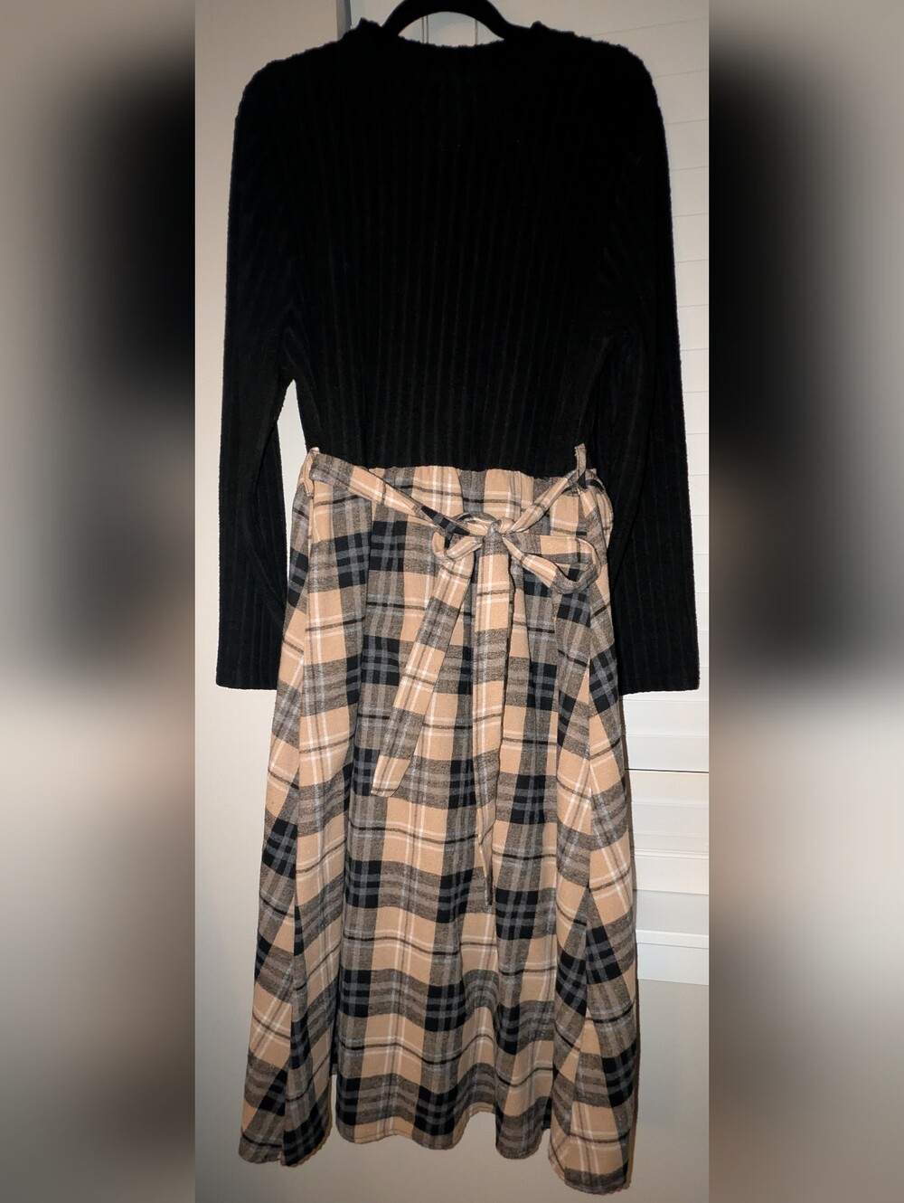 Plaid Tie-Waist Midi Dress in Beige and Black